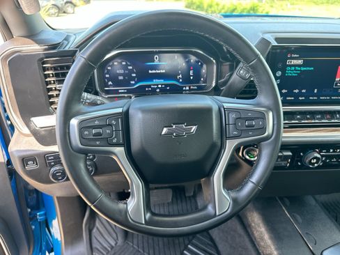 Used 2023 Chevrolet Silverado 1500 RST AWD/4WD image 14