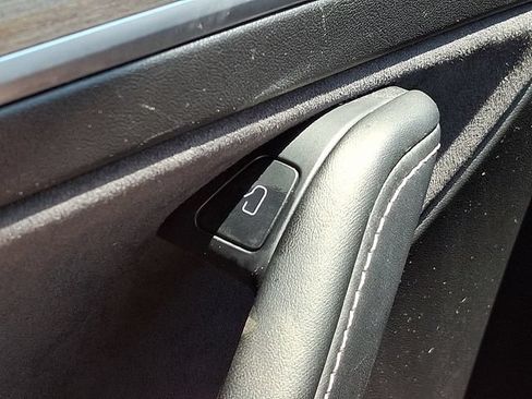 Used 2023 Tesla Model Y Long Range AWD/4WD image 25