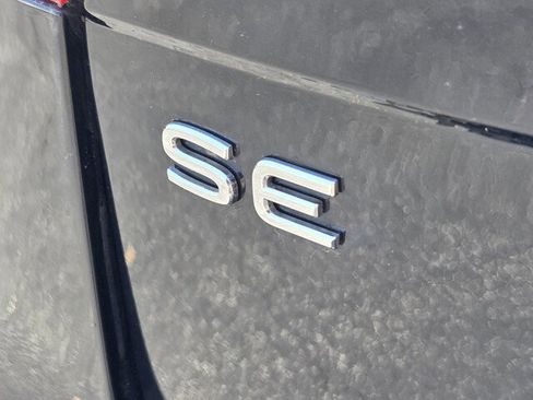 Used 2023 Volkswagen Tiguan SE image 68