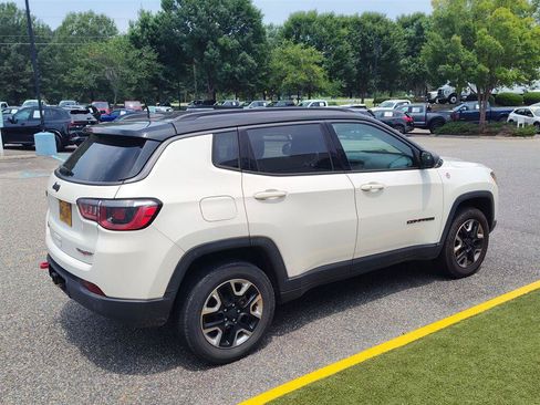 Used 2018 Jeep Compass Trailhawk w/ Leather Interior Group AWD/4WD image 4