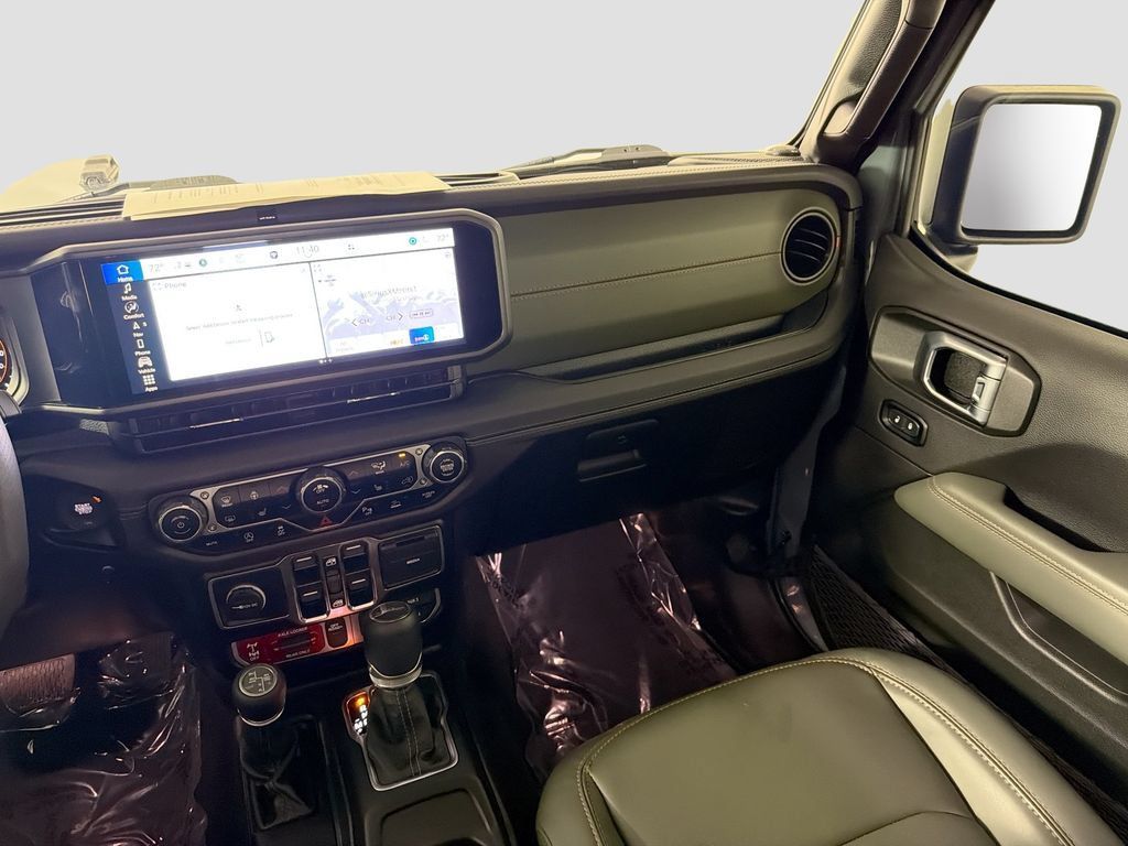 Used 2024 Jeep Gladiator Mojave AWD/4WD image 24