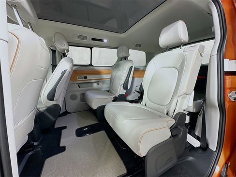 New 2025 Volkswagen ID. Buzz 1st Edition image 17