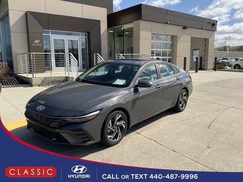 Certified 2024 Hyundai Elantra Limited image 1