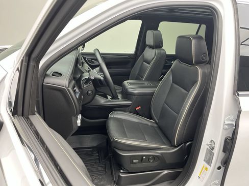 Certified 2024 GMC Yukon SLT w/ SLT Premium Package AWD/4WD image 11
