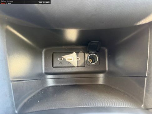 Certified 2019 Chevrolet Equinox LT w/ Driver Convenience Package image 30