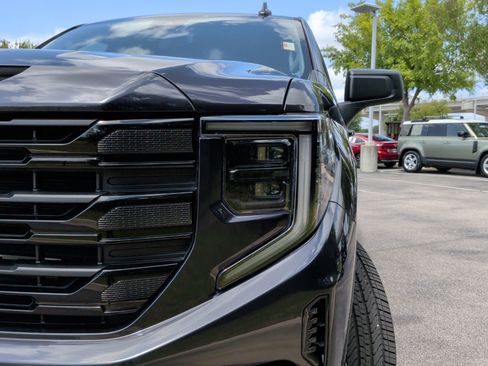 Used 2025 GMC Sierra 1500 Elevation RWD image 3