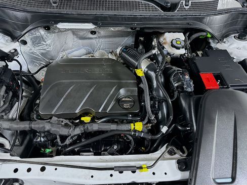 Used 2025 Chevrolet Trax LS image 31