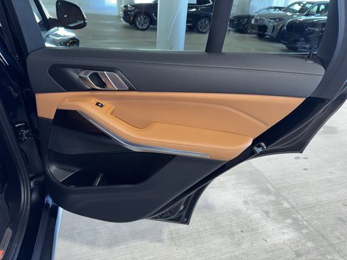 Used 2023 BMW X5 xDrive40i w/ Premium Package image 11