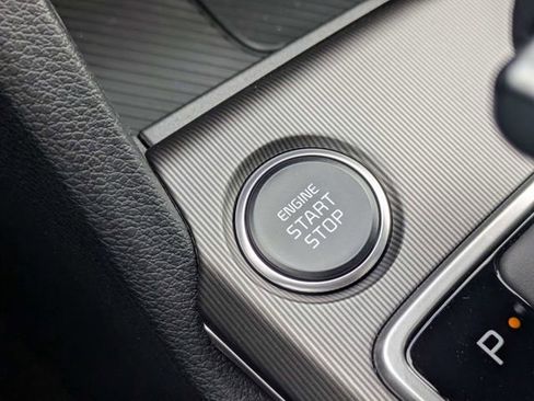 New 2026 Kia Carnival EX FWD image 32