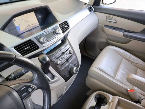 Used 2011 Honda Odyssey Touring image 41