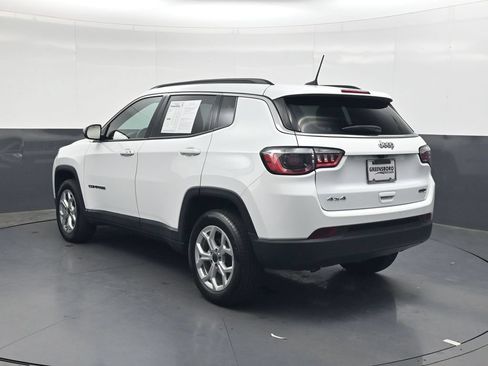 Used 2025 Jeep Compass Latitude AWD/4WD image 7
