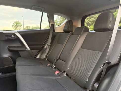 Used 2015 Toyota RAV4 XLE AWD/4WD image 25