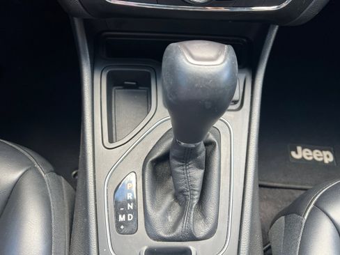 Used 2019 Jeep Cherokee Latitude Plus image 21