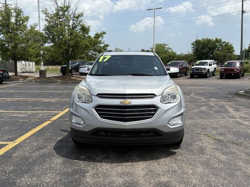Used 2017 Chevrolet Equinox LT w/ Convenience Package FWD image 2