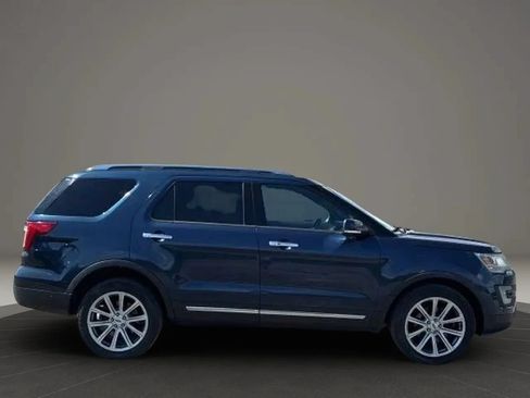 Used 2017 Ford Explorer Limited w/ Equipment Group 301A AWD/4WD image 10
