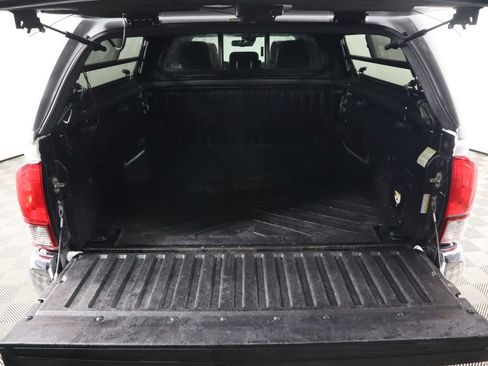 Used 2019 Toyota Tacoma TRD Off-Road image 29