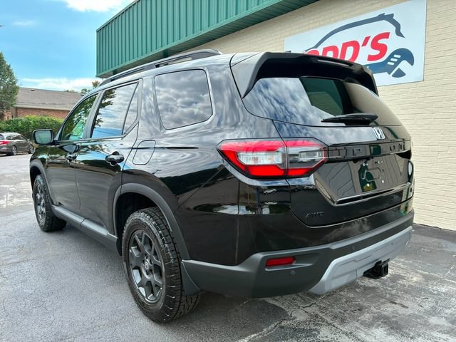 Used 2025 Honda Pilot TrailSport image 7