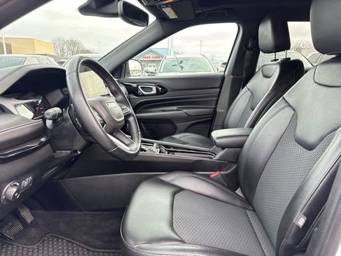 Used 2022 Jeep Compass Altitude w/ Sun and Sound Group image 11