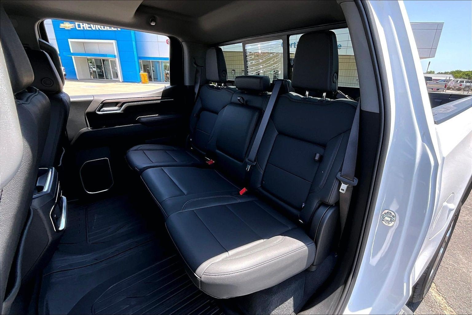 New 2026 GMC Sierra 1500 SLT AWD/4WD image 10