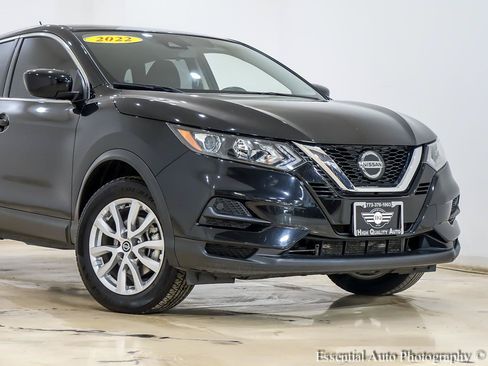 Used 2022 Nissan Rogue Sport S FWD image 2