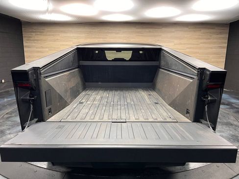 Used 2024 Tesla Cybertruck Cyberbeast image 23