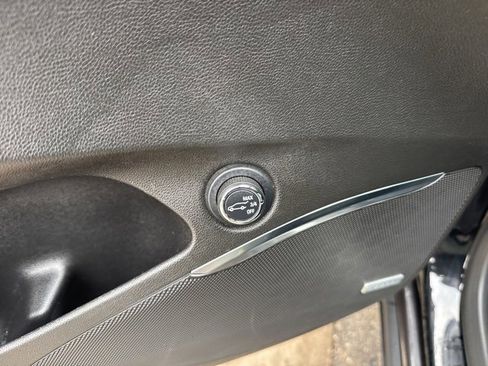 Used 2024 Buick Enclave Premium image 13