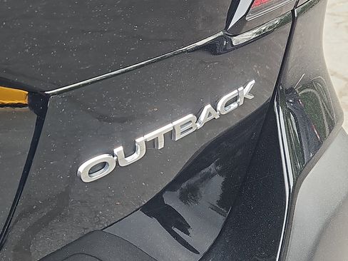 Certified 2025 Subaru Outback Premium AWD/4WD image 5