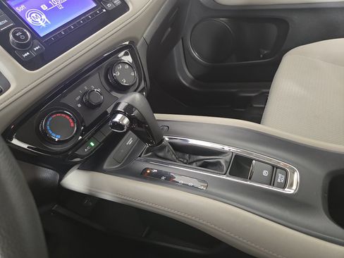 Used 2020 Honda HR-V LX image 19