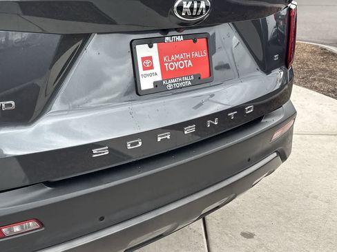 Used 2021 Kia Sorento S w/ Panoramic Sunroof Package image 9