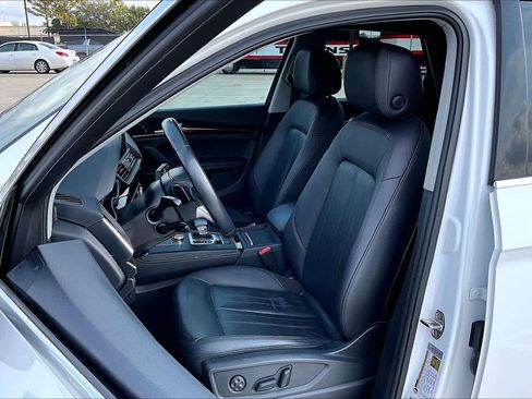 Used 2020 Audi Q5 Premium Plus w/ Premium Plus Package image 8