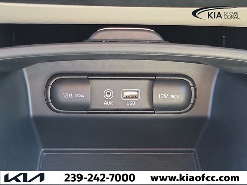 Used 2020 Kia Sorento LX FWD image 29