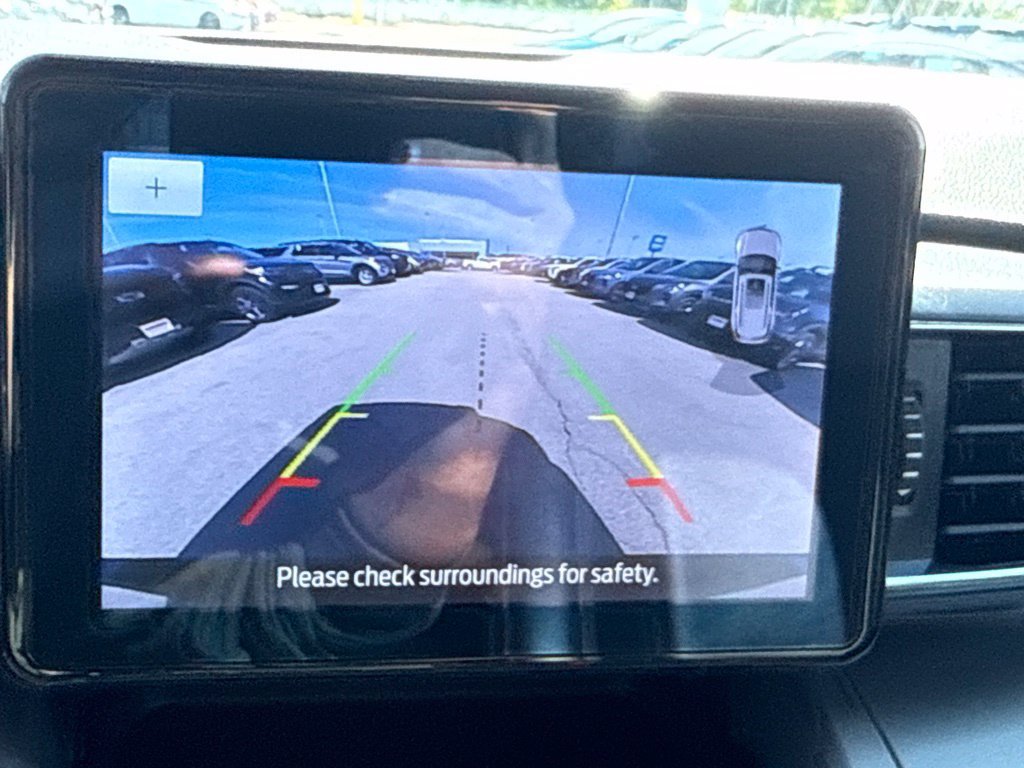 Used 2021 Ford Explorer XLT w/ Equipment Group 202A AWD/4WD image 8