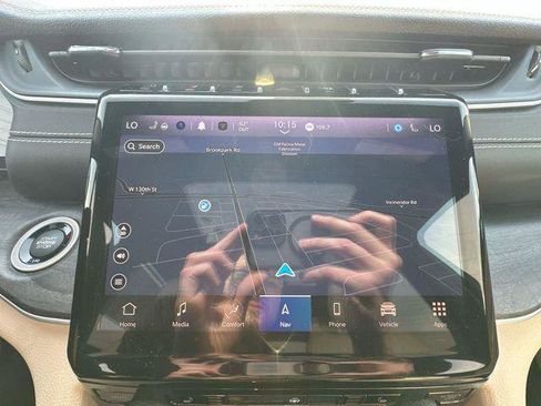 Certified 2023 Jeep Grand Cherokee Limited image 20