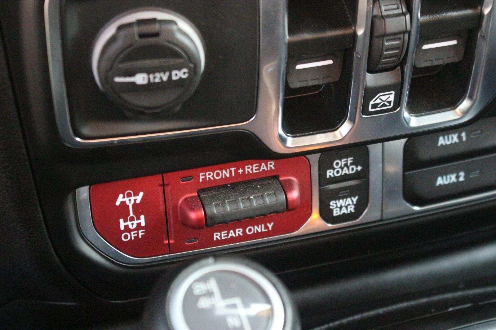 Used 2025 Jeep Gladiator Rubicon w/ Convenience Group AWD/4WD image 28