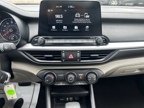 Used 2021 Kia Forte LXS FWD image 31