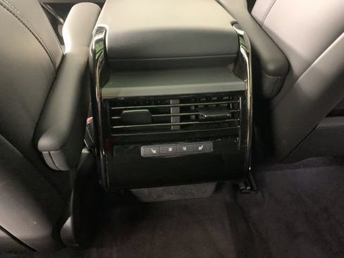 Used 2025 Land Rover Range Rover Sport SE AWD/4WD image 32