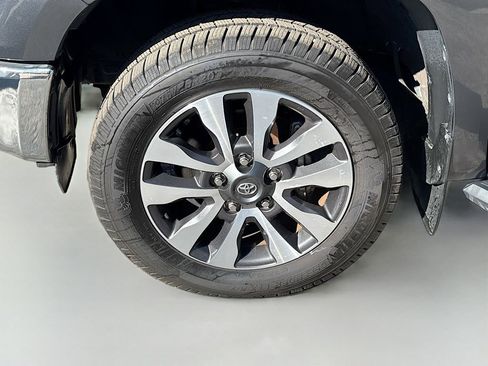 Used 2021 Toyota Tundra Limited w/ Limited Premium Package RWD image 30