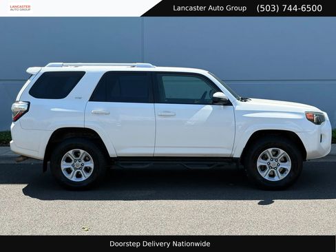 Used 2016 Toyota 4Runner SR5 AWD/4WD image 7