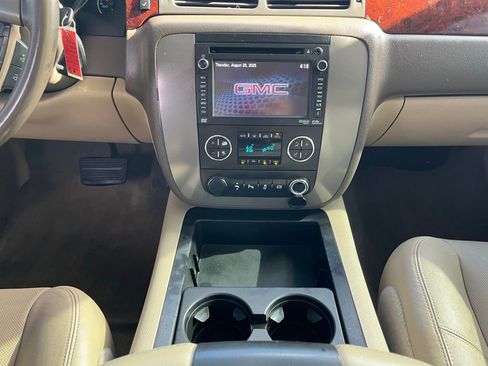 Used 2014 GMC Sierra 2500 SLT w/ SLT Convenience Package image 25