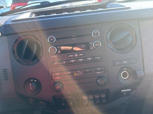 Used 2015 Ford F250 XL w/ Power Equipment Group image 10