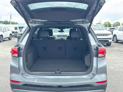 Used 2024 Chevrolet Equinox RS w/ RS Leather Package FWD image 13
