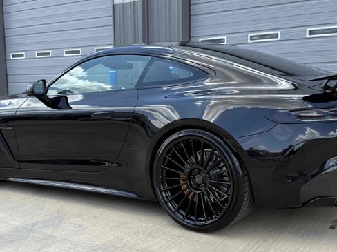 Used 2025 Mercedes-Benz AMG GT 63 image 32