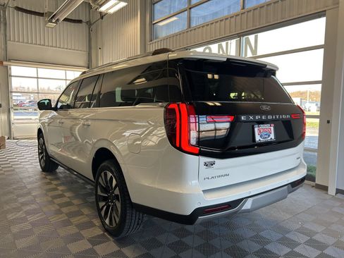 New 2025 Ford Expedition Max Platinum w/ Driver's Package image 4