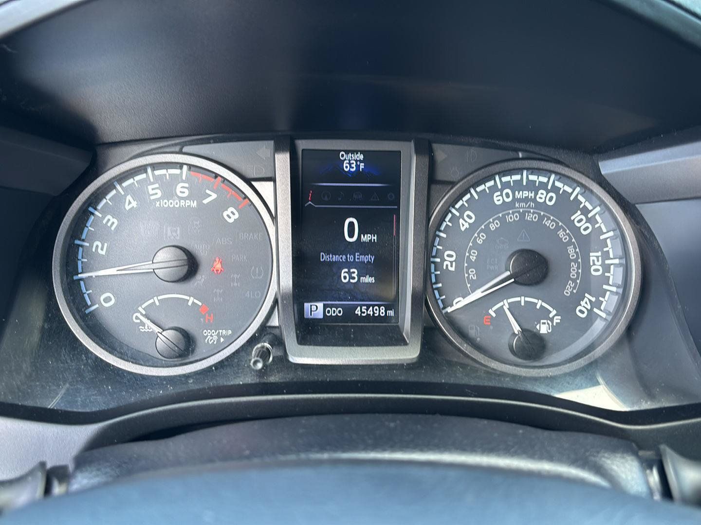 Used 2017 Toyota Tacoma TRD Sport w/ Premium & Technology Package AWD/4WD image 3