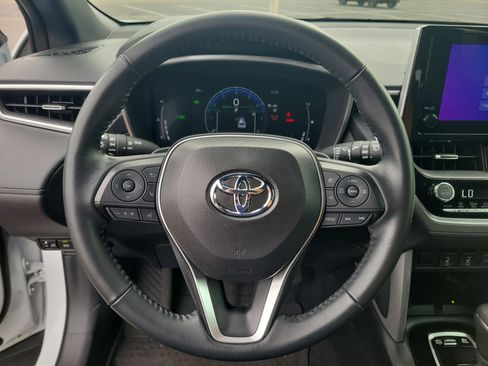Used 2024 Toyota Corolla Cross AWD Hybrid w/ Convenience Package image 23