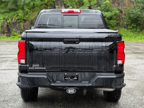 Used 2024 Chevrolet Colorado Z71 w/ Z71 Convenience Package 2 AWD/4WD image 4