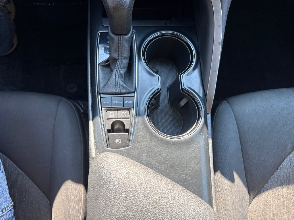 Used 2020 Toyota Camry LE w/ Fleet Convenience Package FWD image 23