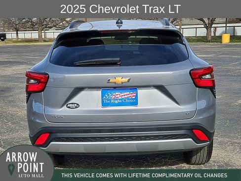 Used 2025 Chevrolet Trax LT image 10