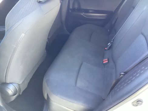 Used 2019 Toyota C-HR LE image 11