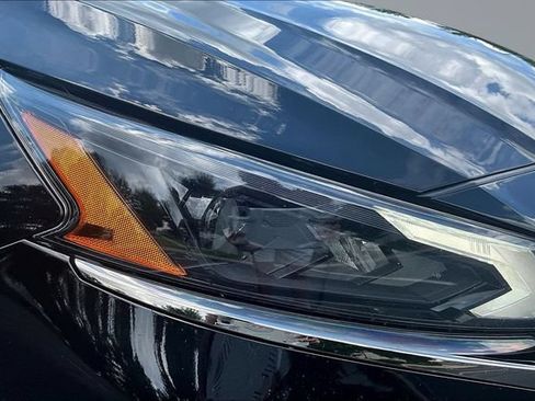 Used 2024 Nissan Altima 2.5 SR w/ SR Premium Package FWD image 30